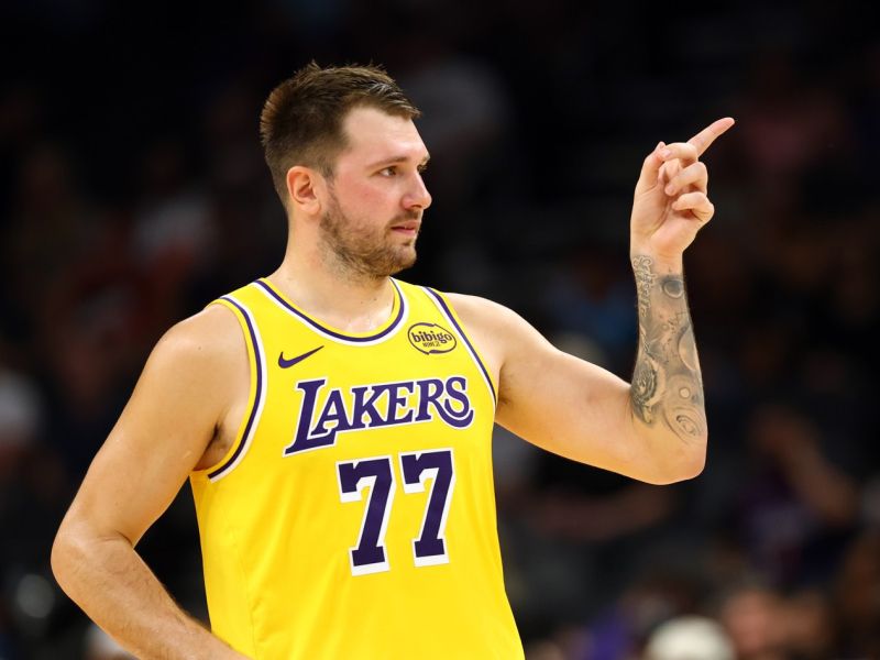 Dončić v polnem sijaju - zgrešil niti enega, navijači in LA osupli (video)