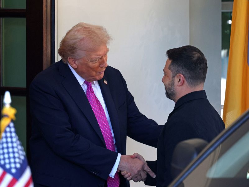 Trump in Putin naj bi se srečala, predlagan predor Putin-Trump