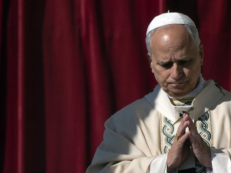 Papež Leon XIV. razglasil sedem novih svetnikov, med njimi nekdanjega satanističnega duhovnika