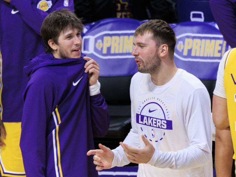 Dončića se je brutalno lotil Reaves: On je poziral, prijatelj pa ...