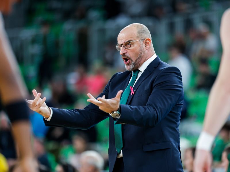 Trener Olimpije v skrbeh: Nova služba, nove težave in najtežji izziv