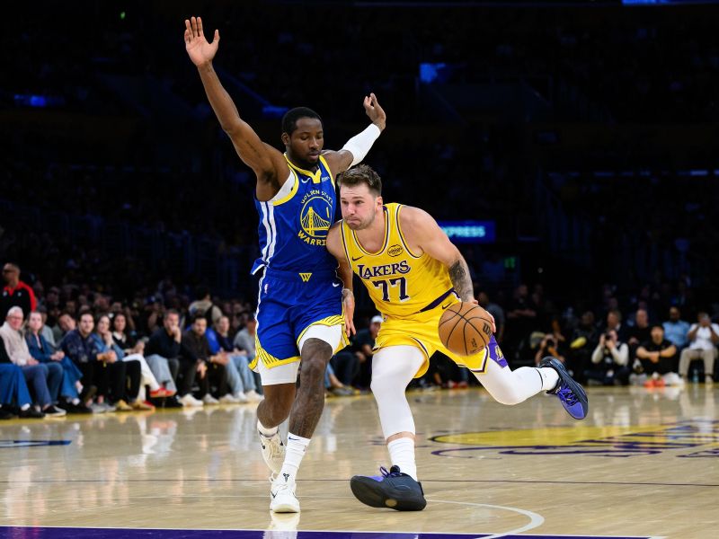 Neverjetni Dončić se je snel z verige, a prejel bolečo klofuto (video)