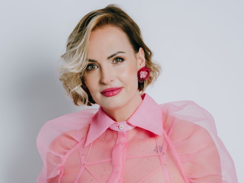 Znana Slovenka šokirala s preobrazbo (vse je naredila sama)