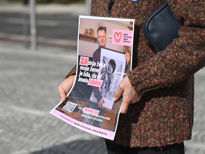 (V živo) Koalicija s Srebrno nitjo v bran prostovoljnemu končanju življenja