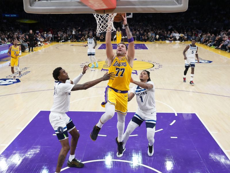 Po desetih mesecih! Dončić končno storil to tudi v dresu Lakersov