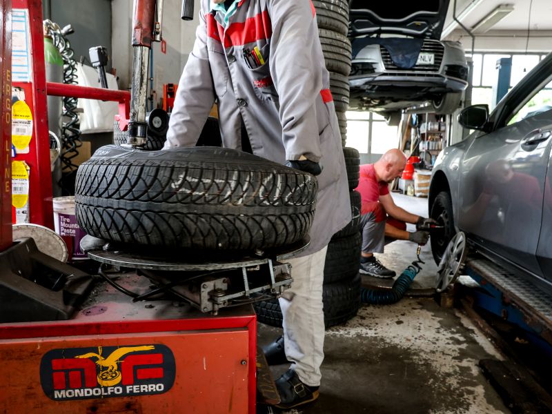 Preverite koliko boste plačali za menjavo pnevmatik
