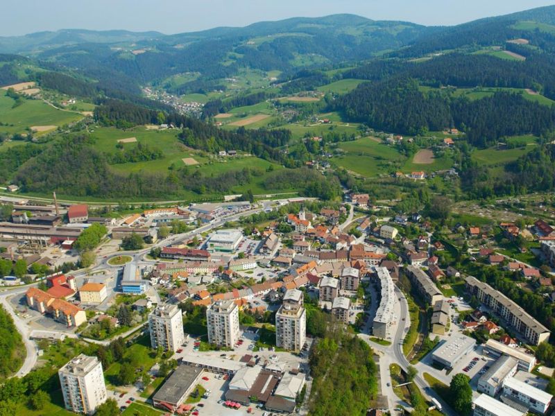 Ravne na Koroškem: Do parcele za hišo že za 14 tisoč evrov