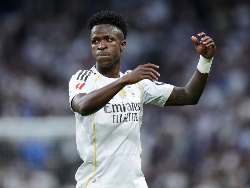 Vinicius po izpadu na el clasicu stopil pred soigralce, to je sporočilo