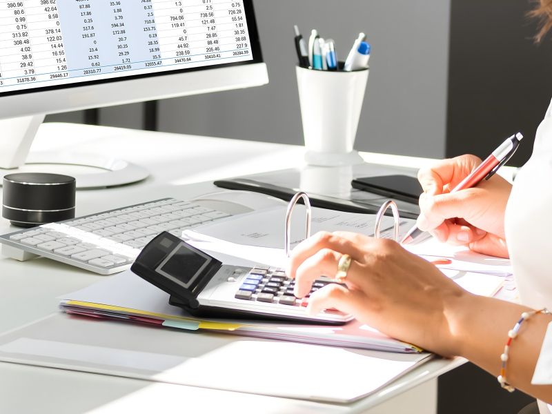 Kaj prinaša vladni predlog prilagoditve sistema normirancev?