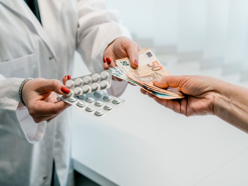 Koliko stane prehlad? Za &quot;paket&quot; zdravil bomo letos dali tudi do 50 evrov
