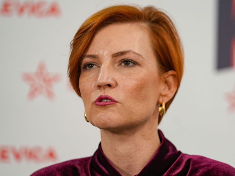 Ministrica Vrečko opozorila na pomembnost javnih servisov