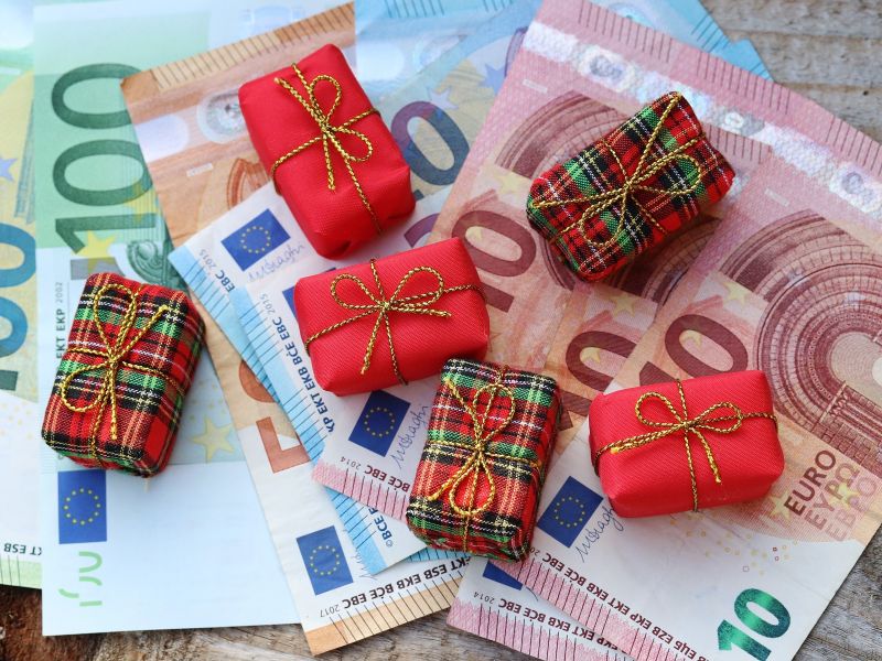 Delodajalec pakete pozornosti namenil le delavcem, ki niso bili na bolniški