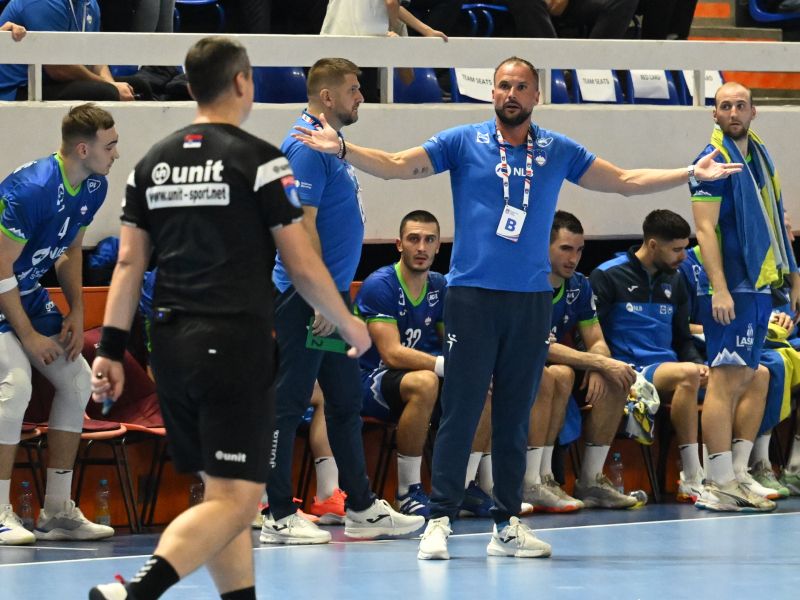 Zormanu ‘oporekli’ v Srbiji, pa tudi njegovi lastni igralci – kdo ima prav?