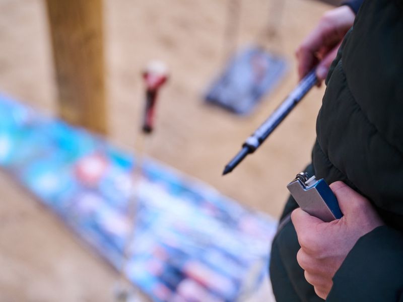 Občani obveščali, policist ukrepali: Otroci na Gorenjskem že mečejo petarde