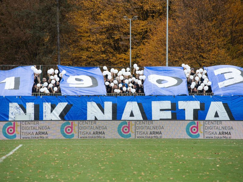 Gorgone po derbiju v 'zasedo' pred drugo igrišče. Tako se je razpletlo