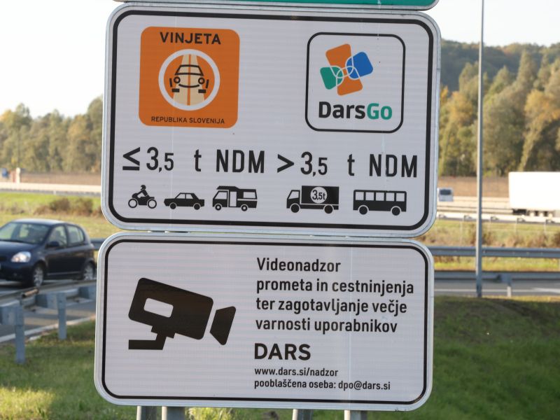 Poslanci potrdili podaljšanje veljavnosti letnih vinjet