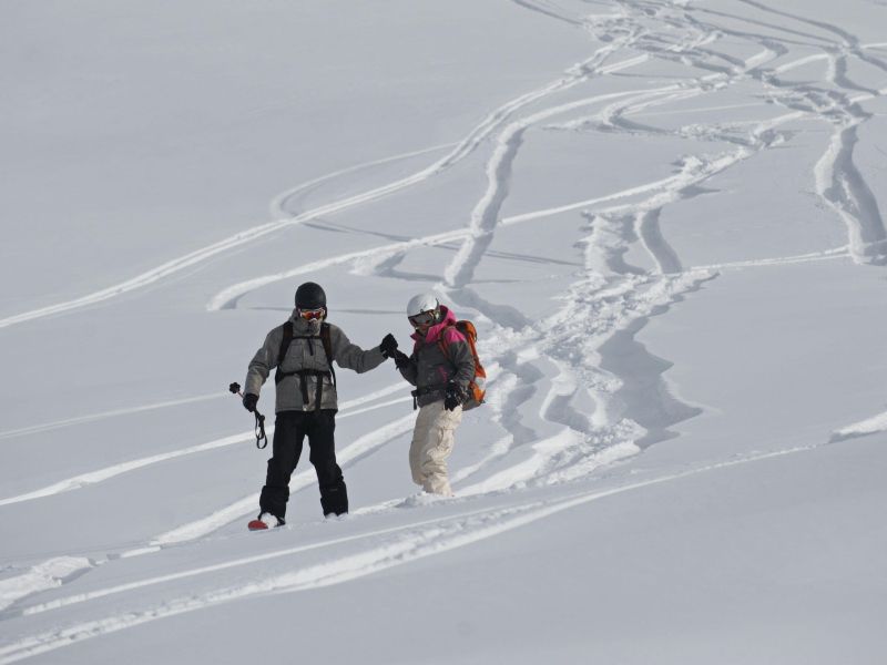 Nespodobno smučarsko povabilo - 80.000 evrov za dan na snegu