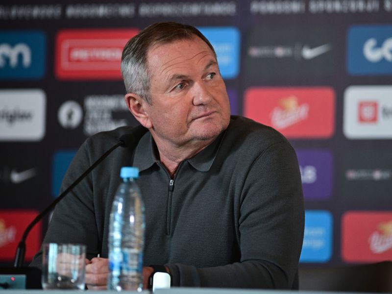 Kek prekinil odgovor in se spomnil na tragedijo v Srbiji, gesta ganila vse