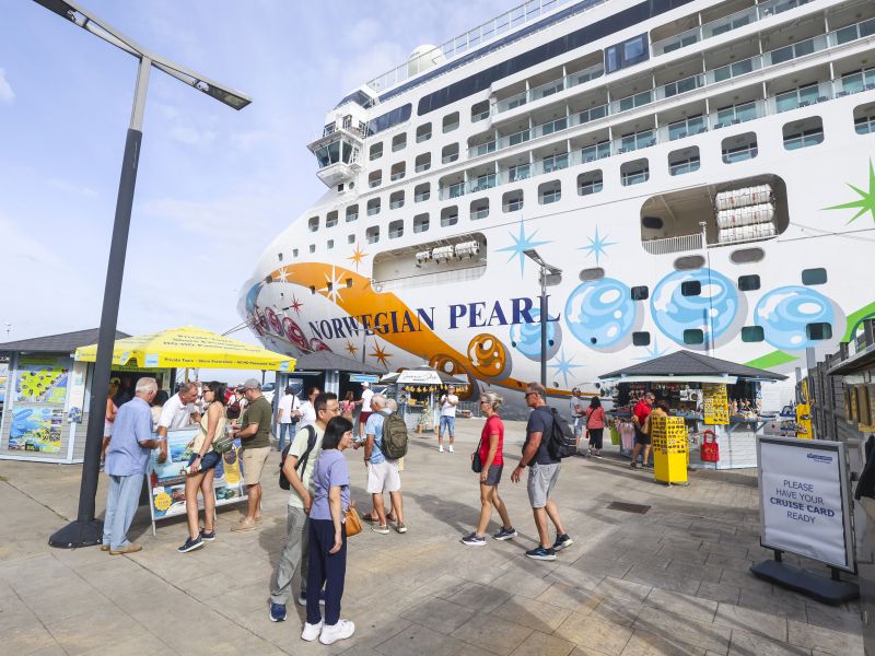 Vlada podprla uvedbo turistične takse za potnike s potniških ladij