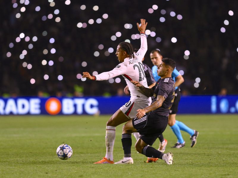 Palček, ki se upira angleškim milijonom