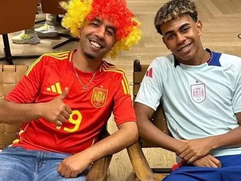 Oče šokiral, Yamal bo dobil mačeho, ki bi bila lahko njegovo dekle