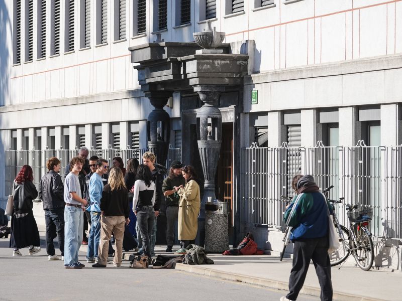 Predlog zakona: več bonov za študente in višja minimalna urna postavka