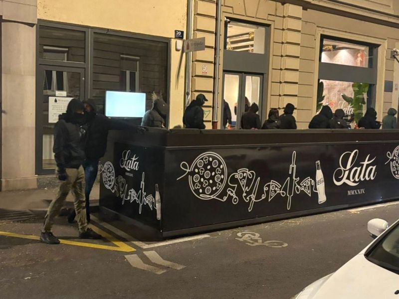 Pred srbskim kulturnim centrom v Zagrebu vzklikali ustaški pozdrav