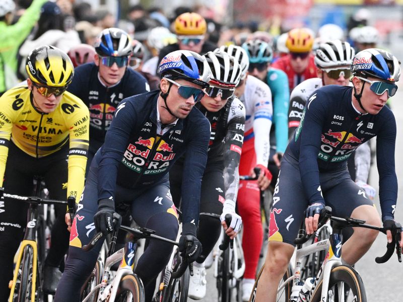 Roglič in Vingegaard v hudem boju za zmago: Danec padel, a se vrnil v slogu