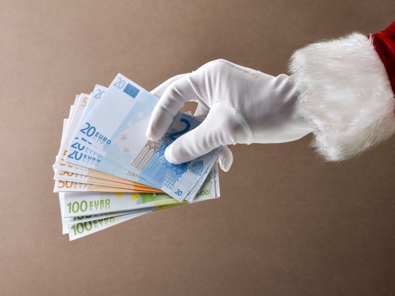 Poslanci odločili, obvezna božičnica že letos