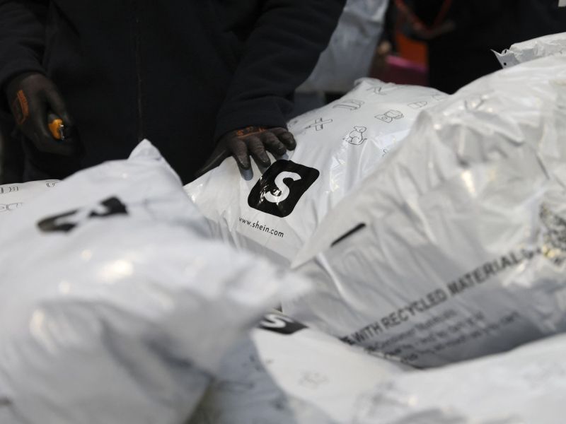 Kitajski paketi nikoli več ne bodo tako poceni