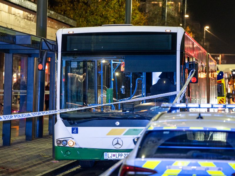 V živo: Policija o napadu na voznika LPP na Bavarskem dvoru