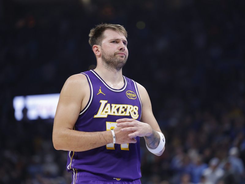 Dončiću se je v Oklahomi snelo, trije meti s sredine zažgali splet (video)