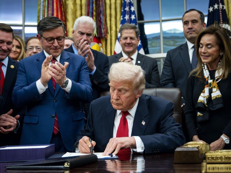 S Trumpovim podpisom se je končala najdaljša prekinitev financiranja vlade