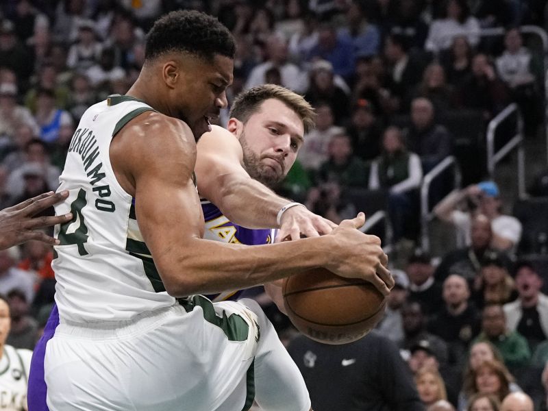 Dončić boljši od Giannisa, LA Lakersi so se poigrali z Milwaukee Bucksi