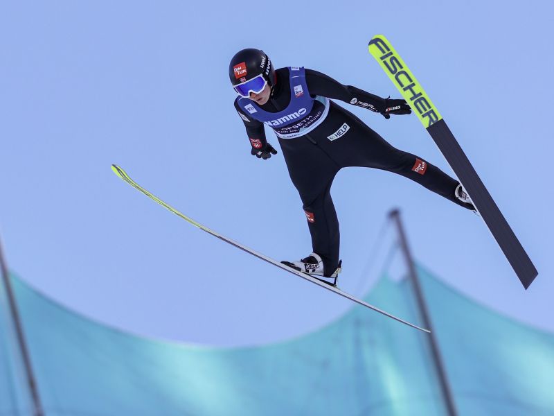 Nika Prevc dobiva hudo tekmico. Po letu dni se vrača svetovna rekorderka
