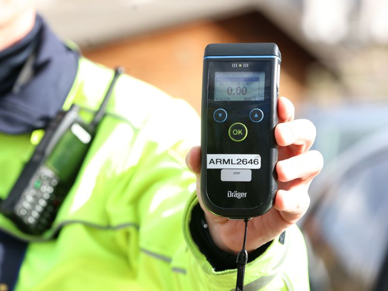 Lahko policija še naprej uporablja alkoteste?