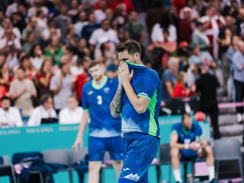 Sosedi sramotno nad slovensko legendo, navijači na nogah – Bombač na trgu