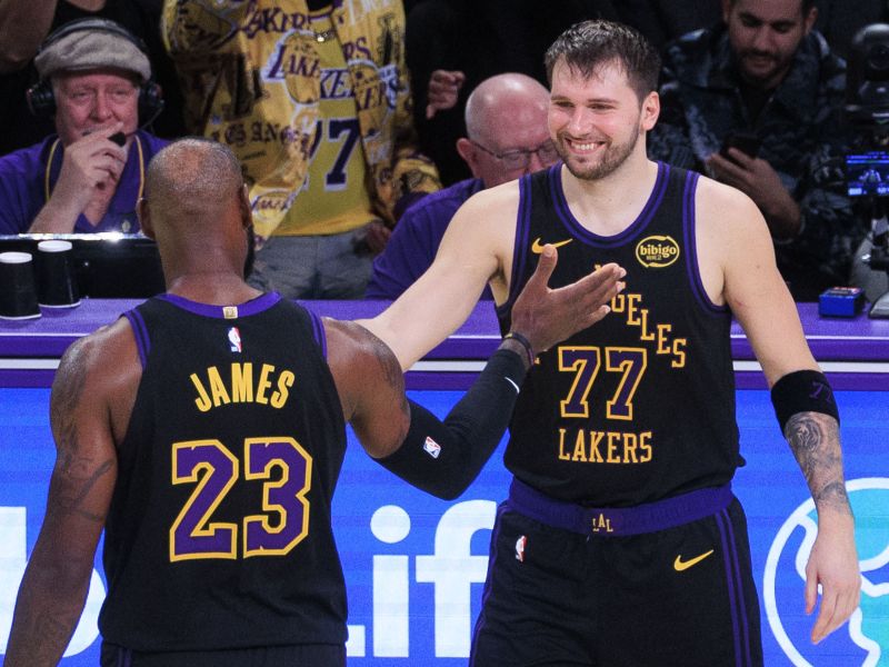 Dončić mu je želel prepustiti, LeBron zavrnil in dal Luki - tole pove vse