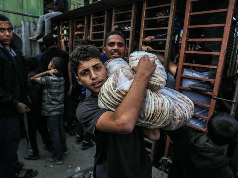 Izraelski napadi na Gazo zahtevali smrtne žrtve, Hamas obtožuje kršitev premirja