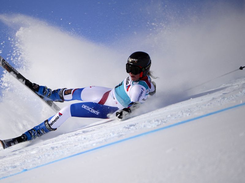 Tekmica Ilke Štuhec hudo padla. Konec kariere smučarske zvezdnice?