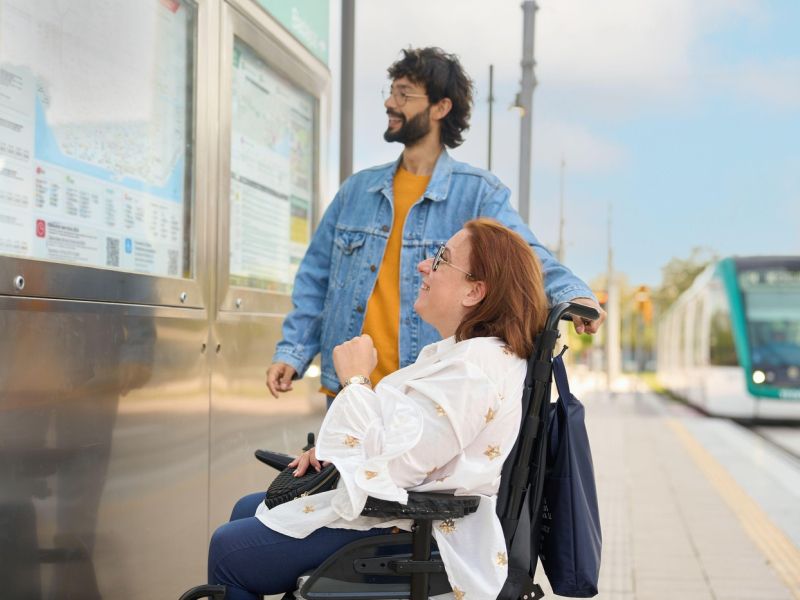 Predlog novele zakona olajšuje invalidom dostop do železniškega prevoza