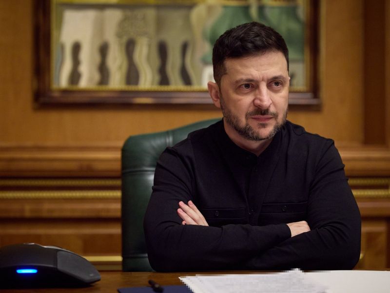 Zelenski v ZDA s posodobljenim mirovnim načrtom: "Predaje ozemlja ne bo"