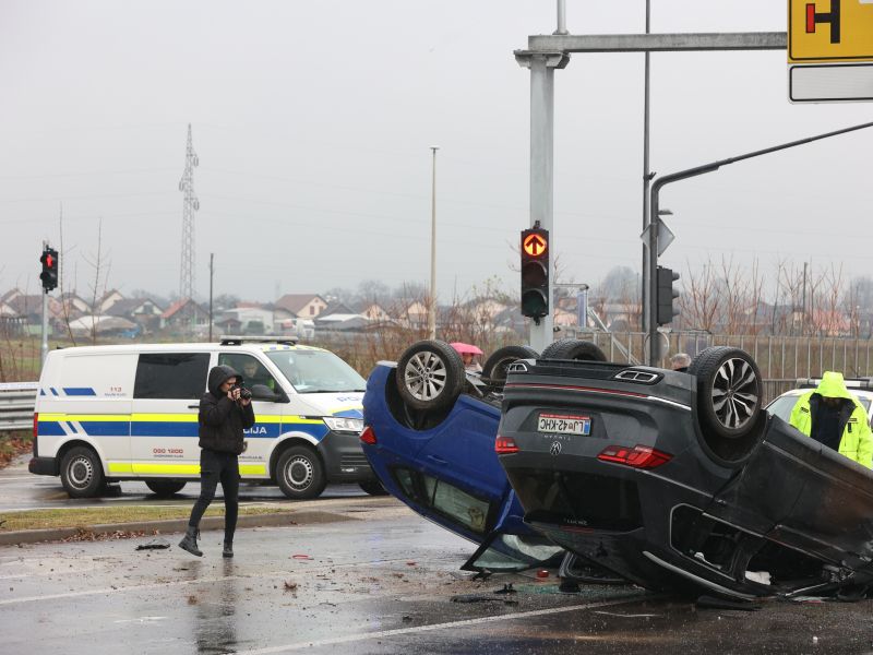 Znano, kaj je odvrgel 18-letnik med begom po trku na Šmartinki