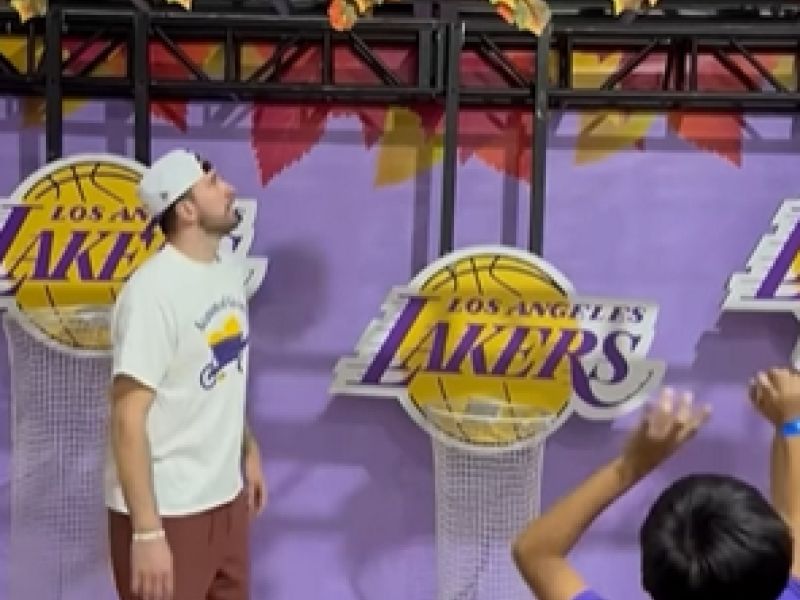 Dončić za praznik očaral otroke - ti prizori iz LA-ja neprecenljivi (video)