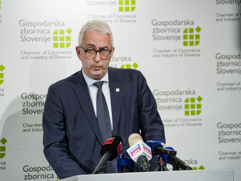 Gospodarstvo bo moralo še počakati na subvencije za krajši delovni čas