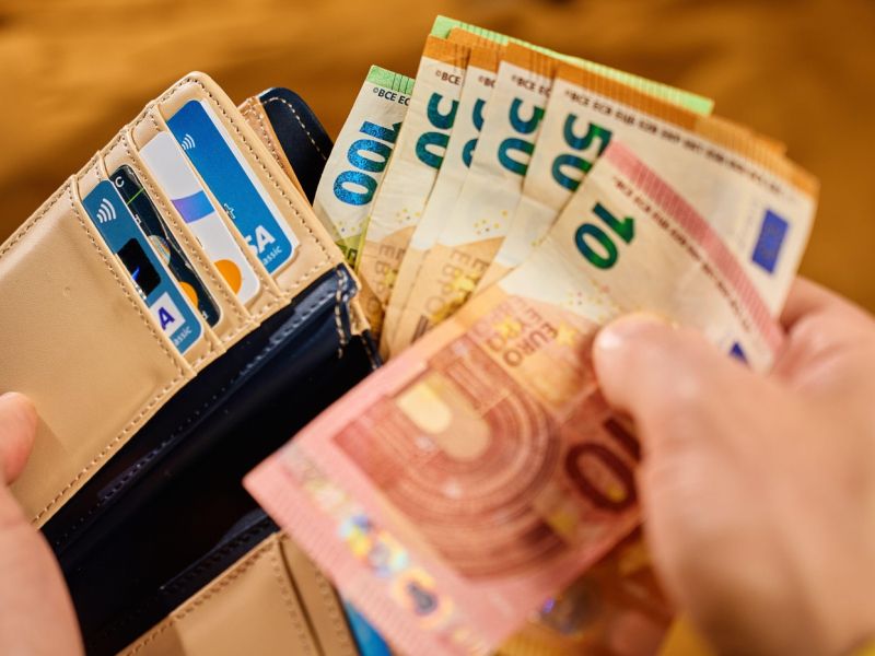 Državni zbor bo na ponedeljkovi seji razglasil ustavni zakon o gotovini