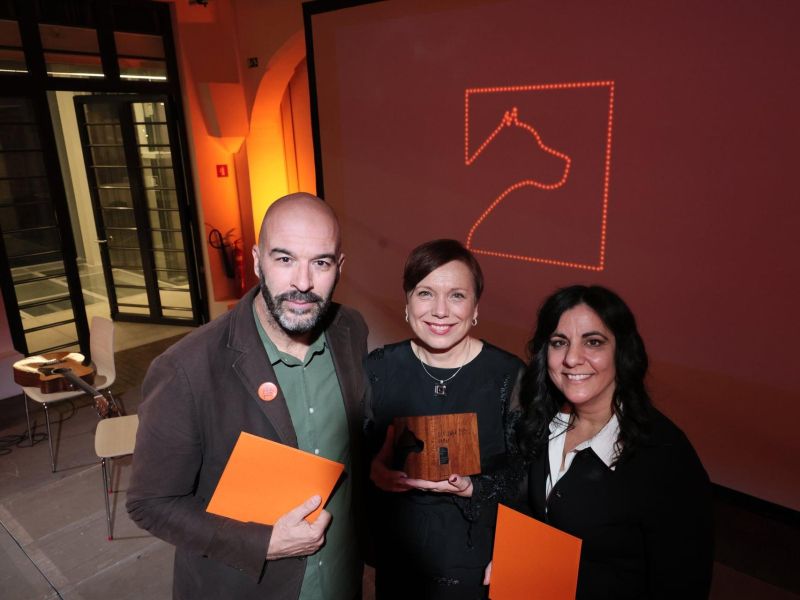 Med čuvaji leta 2025 tudi novinarki in fotograf Večera