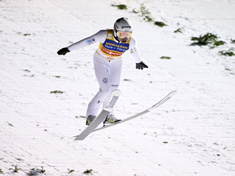 Veter v finski Ruki odpihnil finalno serijo: Lanišek zmagal, Prevc tretji