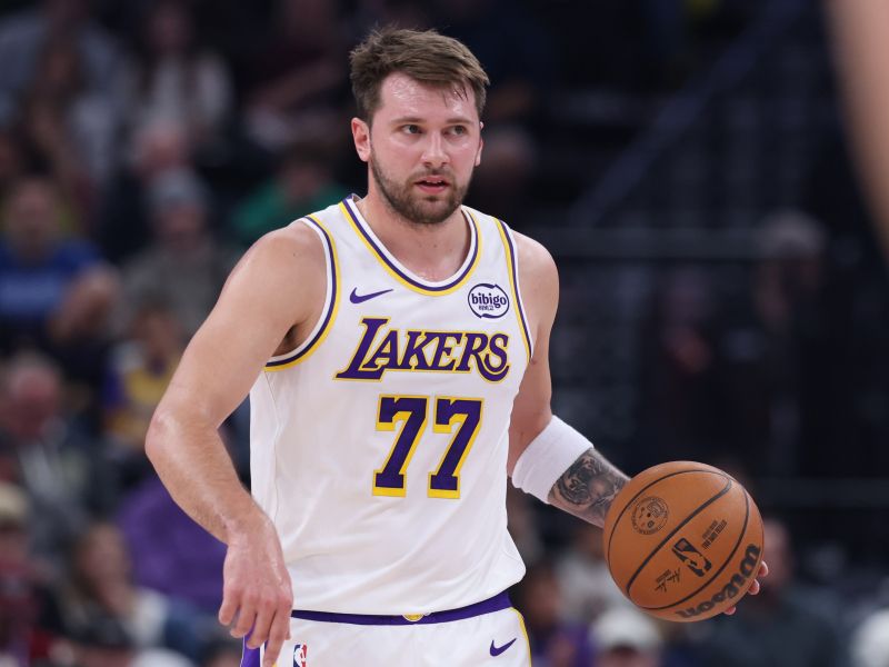 Dončićevi Lakersi gorijo - Bussova z ostrim pismom nad lastno družino
