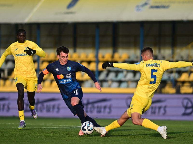 Žlogar in njegovi fantje se ne dajo in ohranjajo stik, Bravo ga izgublja